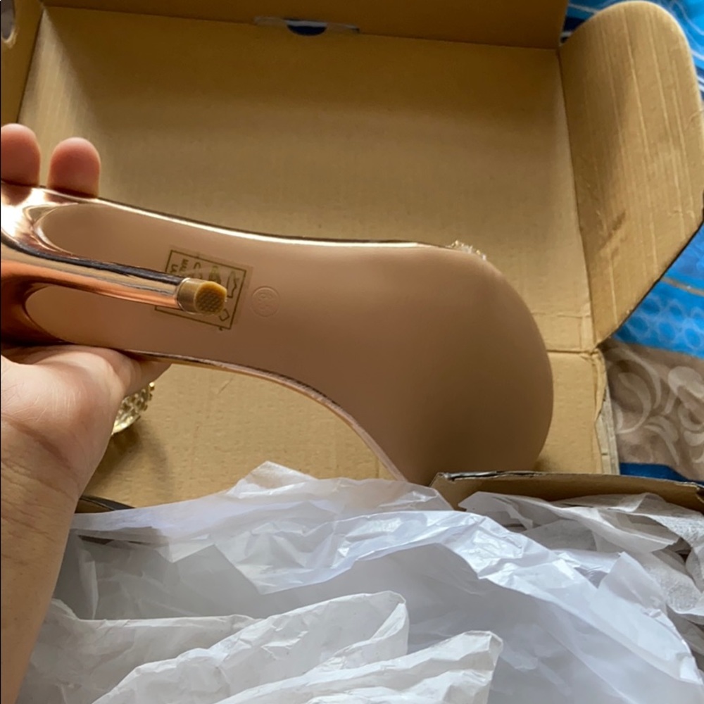 Heels - Picture 4 of 5